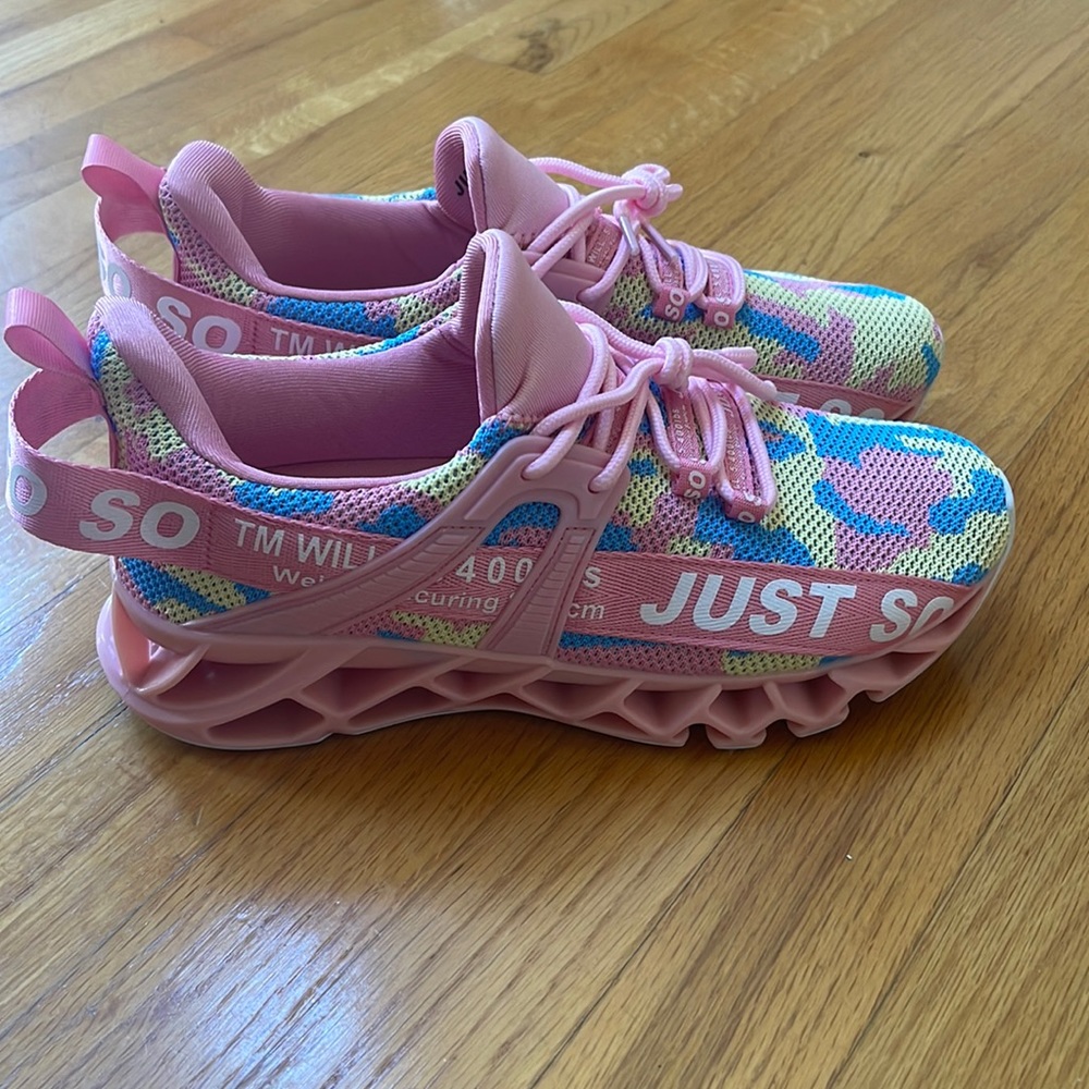Just So so Camo Pink size 39 New with Box